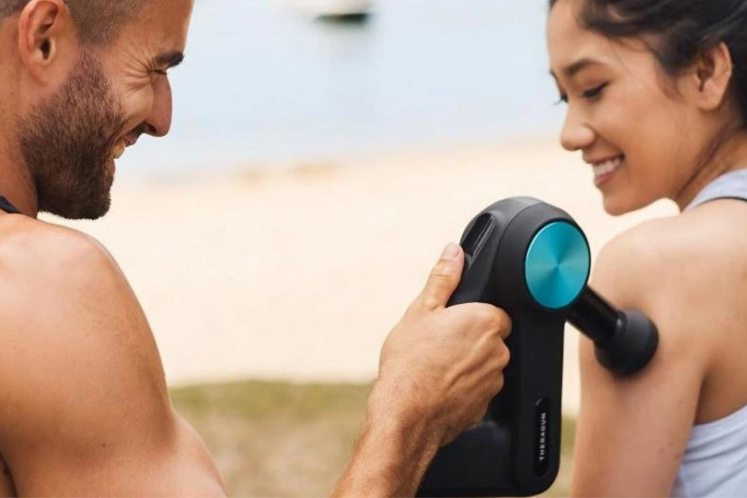 Theragun: Dispositivi per terapia a percussione muscolare smart