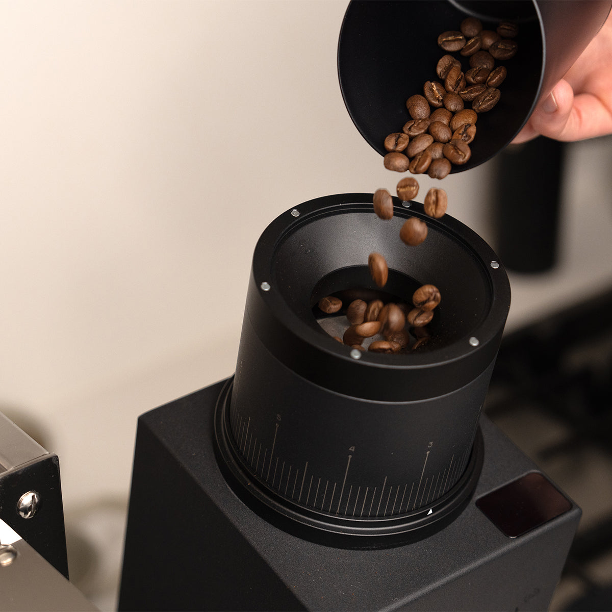 Subminimal Subscale Dosatore digitale per il Caffe