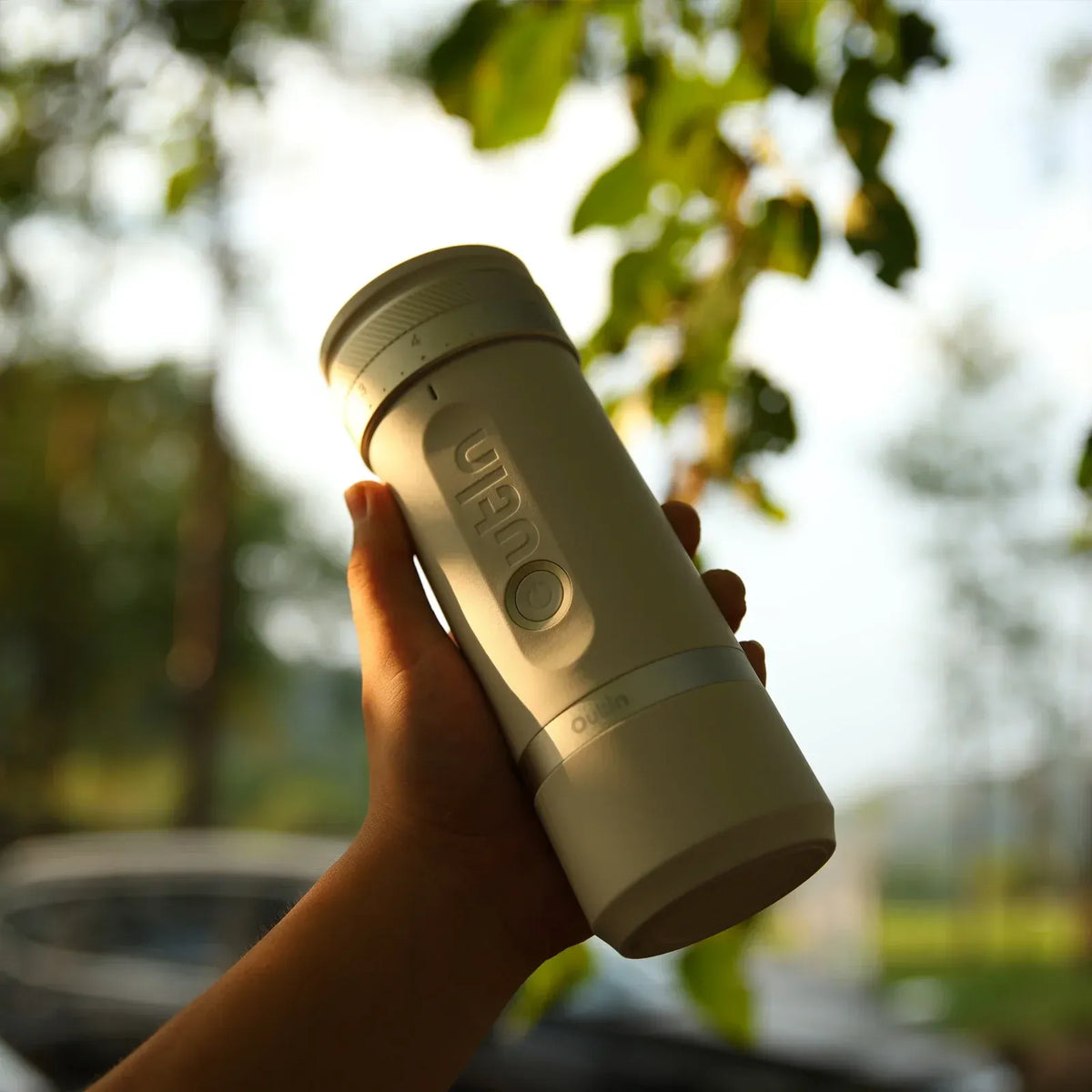 OutIn Fino Coffee Grinder Sandstone White – Macinacaffè Elettrico Portatile con 28 Regolazioni