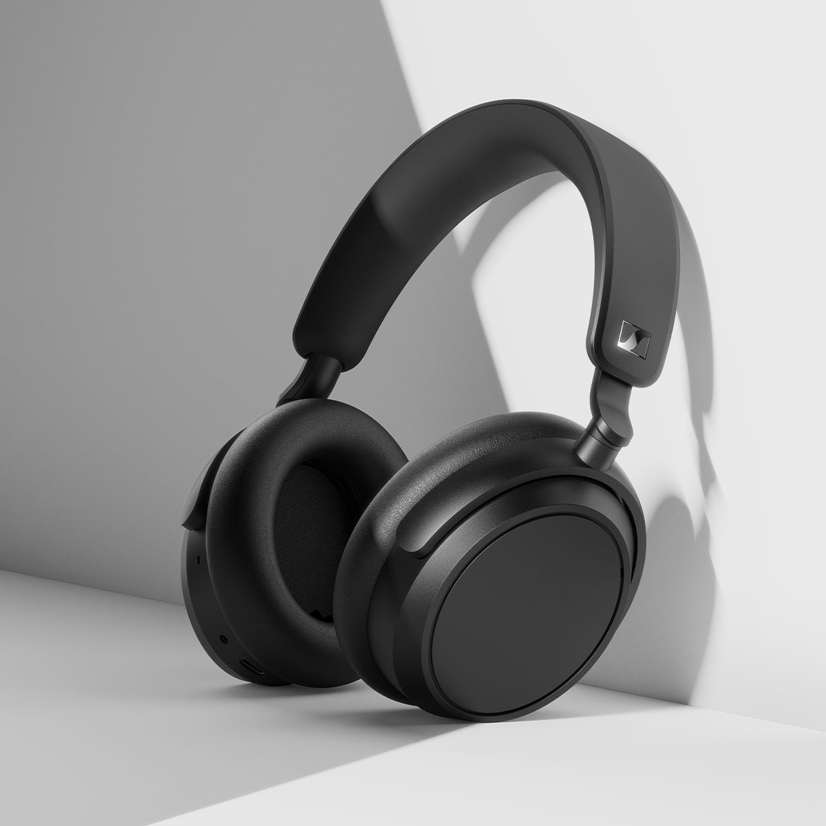 Sennheiser ACCENTUM Plus Wireless Black