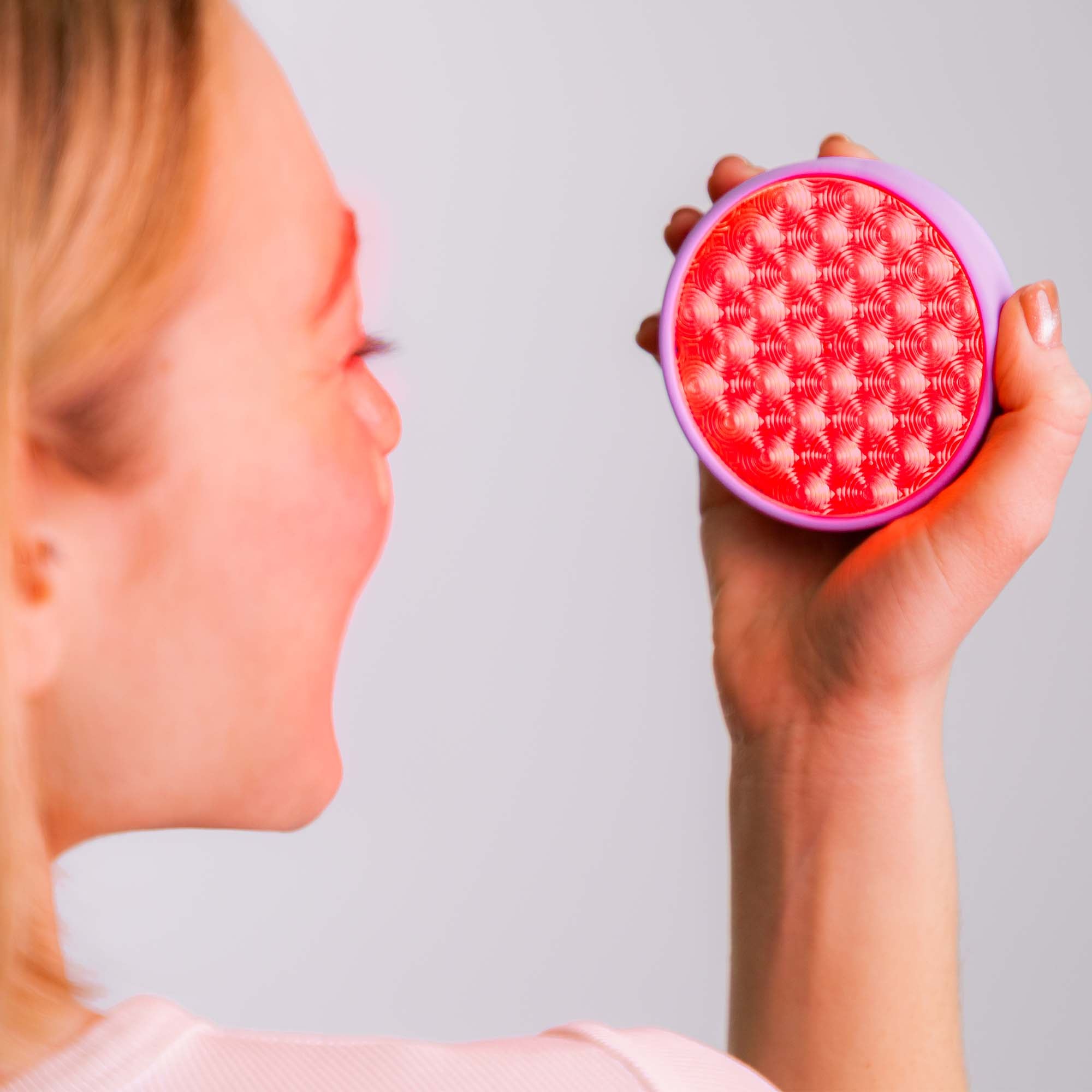 FOREO UFO™ LED Lighthouse Panel Lilac – Pannello LED Palm-Size con Luce Rossa e Blu