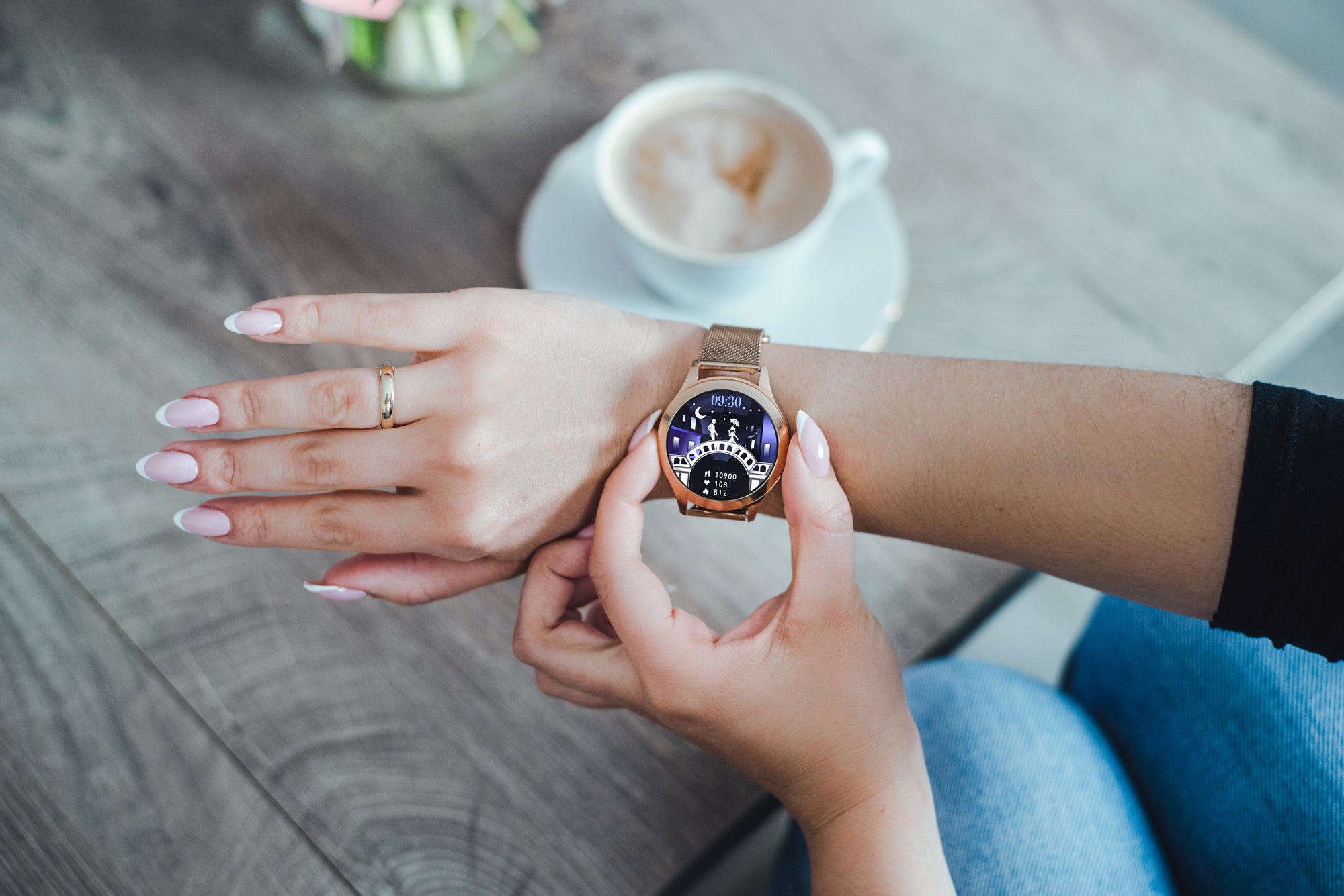 MAXCOM FW42 SR Gold Smartwatch – Eleganza in Acciaio e Funzioni Smart Complete