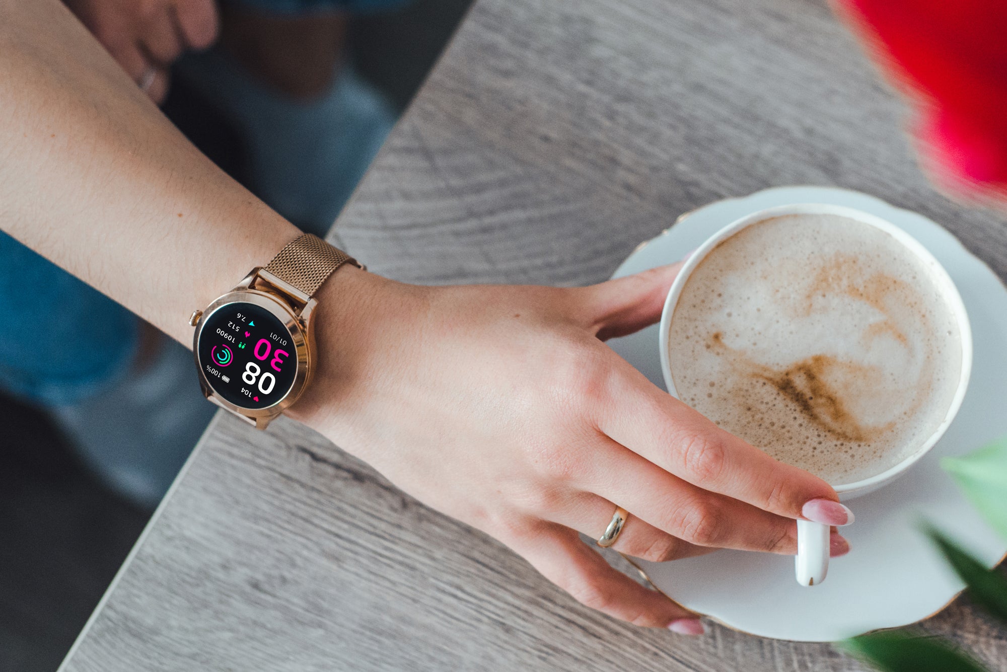 MAXCOM FW42 SR Gold Smartwatch – Eleganza in Acciaio e Funzioni Smart Complete