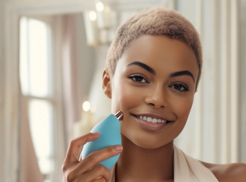 FOREO KIWI™ – Aspiratore per Punti Neri con Tecnologia Vacuum e Luce LED Blu